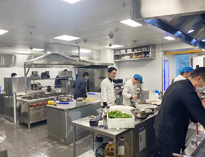 成都学校食堂厨具51漫画网页版设备生产厂家告诉你选择商用厨具的注意事项
